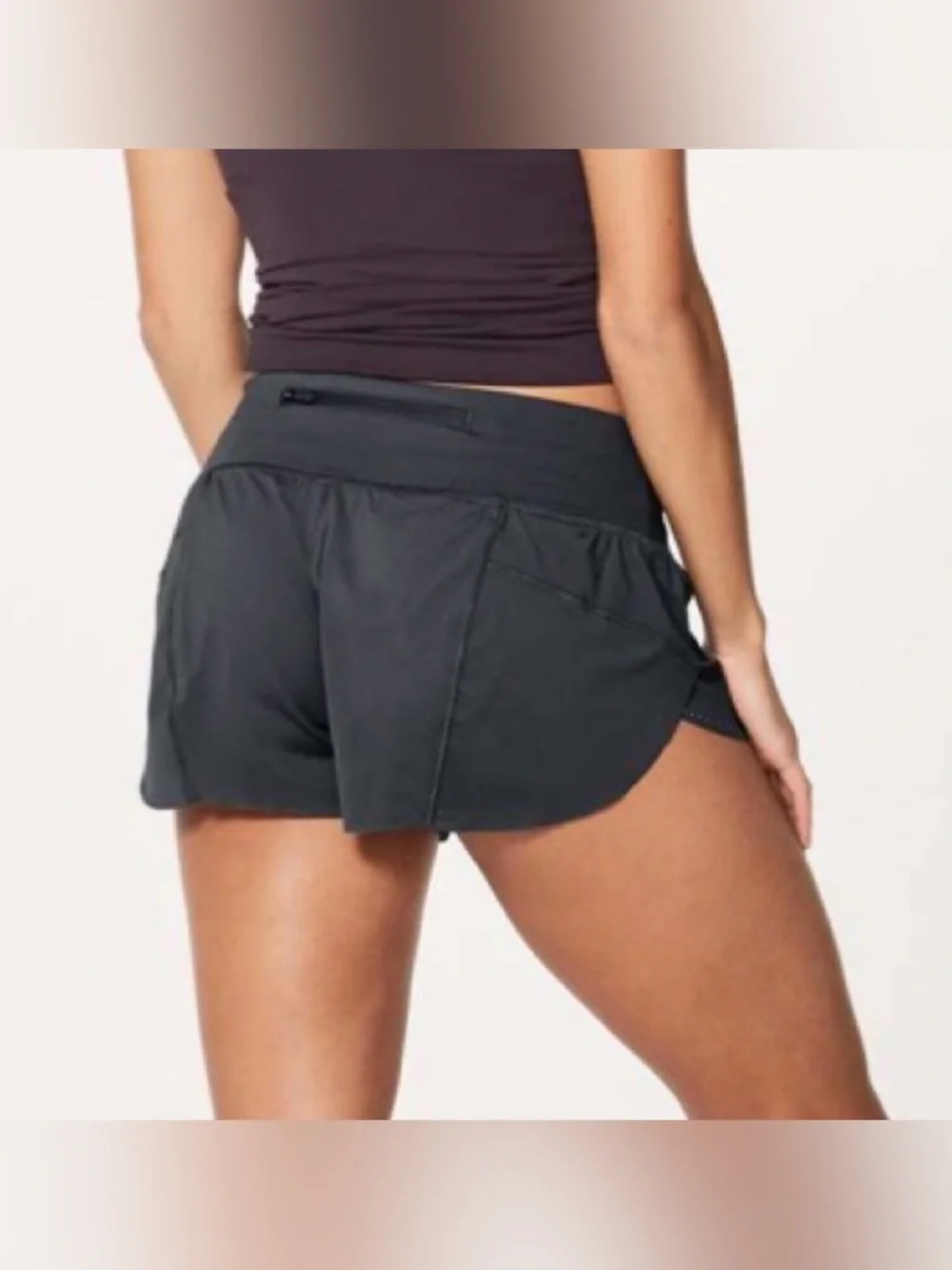 Lululemon Chase Me Running Shorts 2.5” size 2